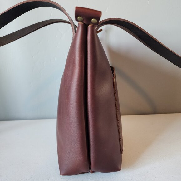 Portland Leather Tote "LIKE NEW" - Picture 5 of 16
